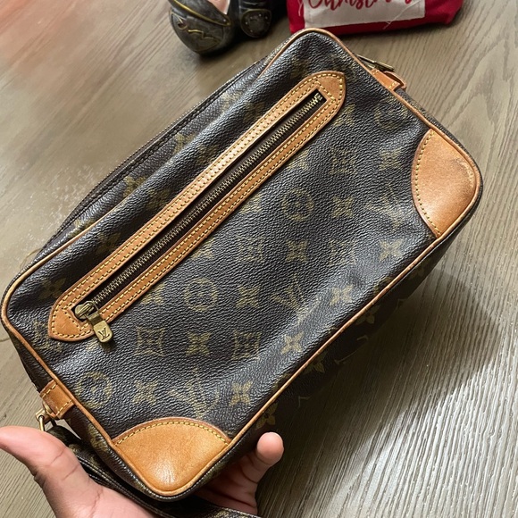 LV Vintage Dragonne GM Clutch. - Picture 2 of 14